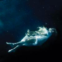 深海水中唯美女生头像,我的无奈只能在水中发泄出来了