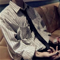 qq头像衬衫领带男生 半身呈现出那一份的时尚魅力