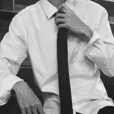 优质男头打领带的，黑色的领带白领专用的