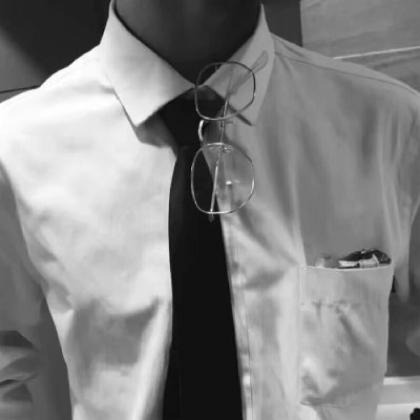衬衫头像男生不露头，白色衬衫黑色衬衫打领带的