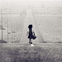 前方的路太迷茫孤独伤感意境头像,静静的望着前方