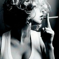 女生吐烟头像,吐烟圈的女生头像,伤心的样子