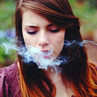 抽烟女生头像霸气范超拽,没想到抽烟的样子也不一样
