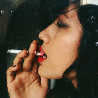 女生抽烟头像图片大全伤感的,烟雾缭绕陪伴着自己