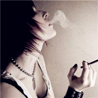抽烟女生伤感拽头像,连废话都不想说的人