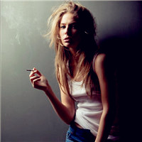 女人抽烟图片头像,抽烟的女人都是有故事的女人