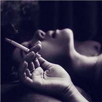 颓废抽烟女生头像,颓废堕落伤感寂寞的女人