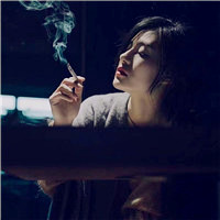 社会姐吸烟头像霸气 女生吸烟图片帅气