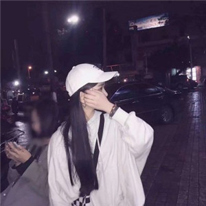 霸气女生头像超拽冷酷 超拽轻狂漏肩漏背的强烈推荐