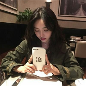 霸气女生头像超拽冷酷 超拽轻狂漏肩漏背的强烈推荐