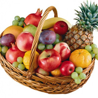 篮子里的水果,苹果,桔子,葡萄,草莓等图片