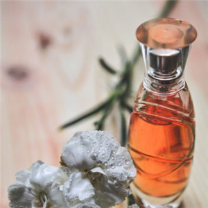 法国香水头像，散发怡人的香气精美的香水图片