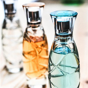 法国香水头像，散发怡人的香气精美的香水图片