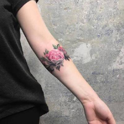 小臂花卉纹身头像，胳膊漂亮的花朵纹身图片