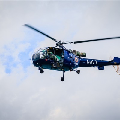 直升机微信头像 空中炫酷的直升机图片