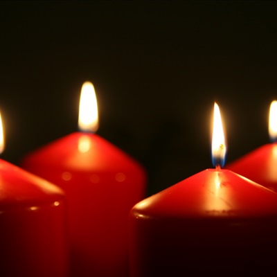 红色蜡烛微信头像 点燃的红色蜡烛图片