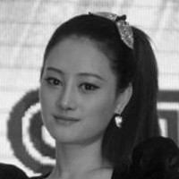 女演员牛丽燕个性QQ头像图片,黑白色的,体现不一样的美感