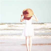 海边戴帽子女生头像女神,和风一样与大海为伴