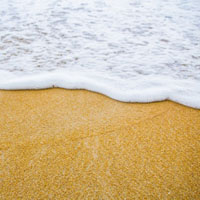 沙滩美景,细沙平坦地铺在沙滩上LOVE