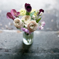 唯美花卉瓶装优美的花朵头像图片