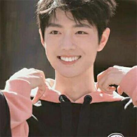 韩国帅哥头像，微笑的样子甜甜的