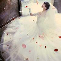 好看唯美婚纱头像,红色,白字都有,意境的,你做了新娘的一天也会穿上的