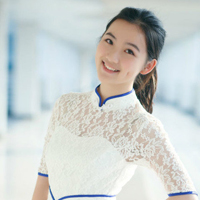 浙江大学礼仪队美女头像,10位女生穿着白色镶蓝边的礼服,笑得很灿烂