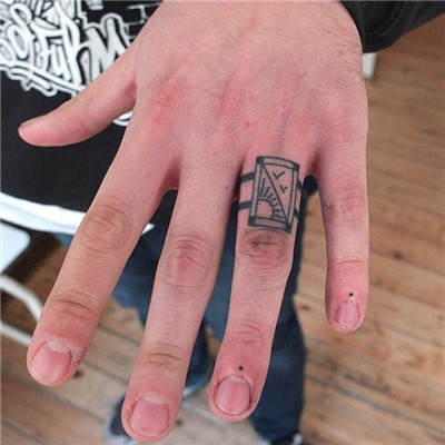 手绘戒指纹身头像，手指上小清新戒指纹身图片