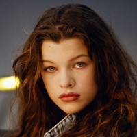 欧美演员米拉·乔沃维奇QQ头像图片,是一名模特,同时又是歌星和演员