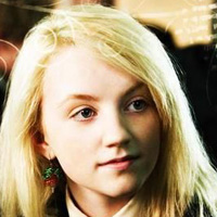 爱尔兰女演员伊文娜·林奇甜美头像_本名：Evanna Patricia Lynch