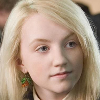 爱尔兰女演员伊文娜·林奇甜美头像_本名：Evanna Patricia Lynch