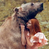 美女与野兽的女主角,亲密接触感受人与动物的感吧