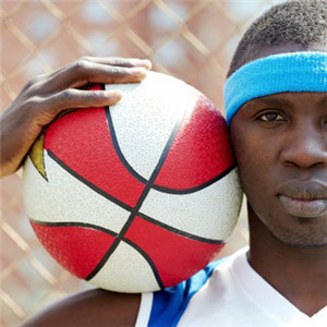 篮球男头像，拿着篮球的欧美男士图片