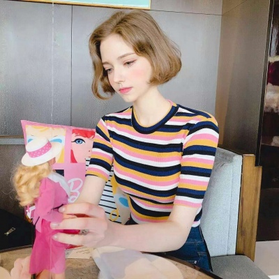 欧美短发女生头像高冷，孤独与酒梦与泡沫