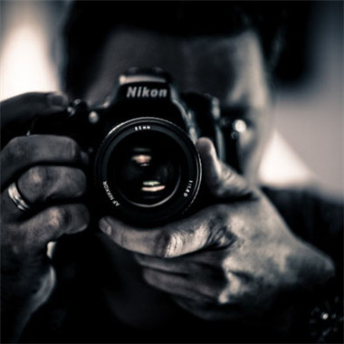 适合摄影师微信头像-正在拍照的摄影师图片