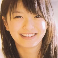 日本女演员荣仓奈奈QQ头像_外型可爱,带着纯真无辜的甜美笑容