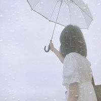 淋雨头像,女生淋雨头像,意境女生淋雨头像打伞的