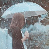 淋雨头像,女生淋雨头像,意境女生淋雨头像打伞的