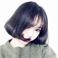 简单利落又显气质时尚女生头像,玩手机的,戴口罩的