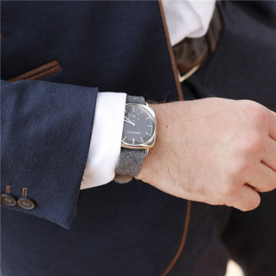 男士专用微信头像 戴在手腕上的手表图片