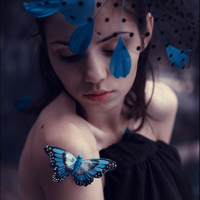 有蝴蝶唯美意境女生头像,各种漂亮的蝴蝶在身边飞来飞去的