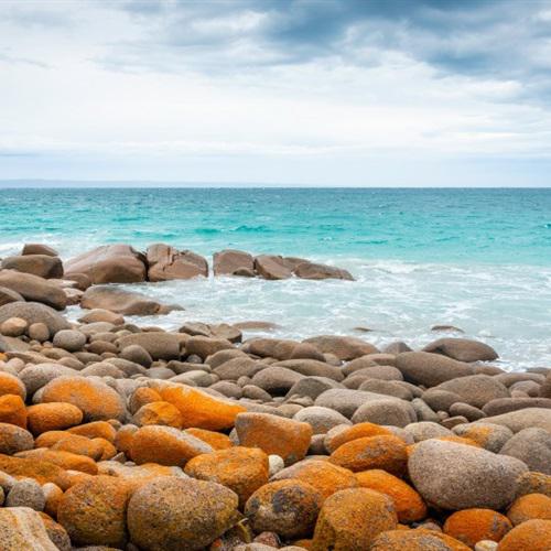 意境风景头像，海边的石头图片