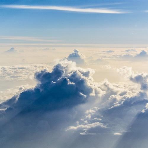 天空中浓墨重彩的乌云自然风景，送给用云朵做微信头像的人