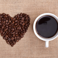 咖啡与咖啡杯,来上一杯有爱的心形咖啡充满幸福吧