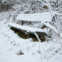 冬季雪地公园长椅唯美QQ头像图片
