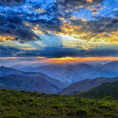 微信头像风景 美丽的土耳其高山白云风景图片