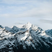 雪山风景头像,阿尔卑斯雪山风景唯美图片