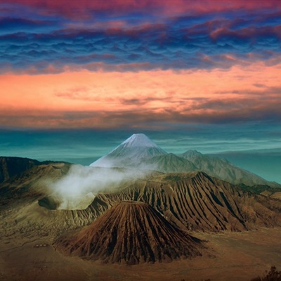 个性风景头像 磅礴喷发的火山风景图片