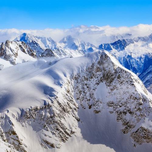 好看唯美高清真实的雪山风景头像图片大全