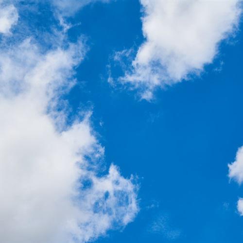 好看的蓝天白云头像，女人用蓝天白云做微信头像也合适